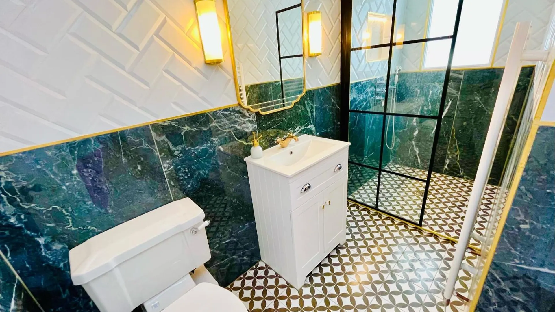 The Paragon Penthouse - Stunning Views Over Bath! 0*, Bath